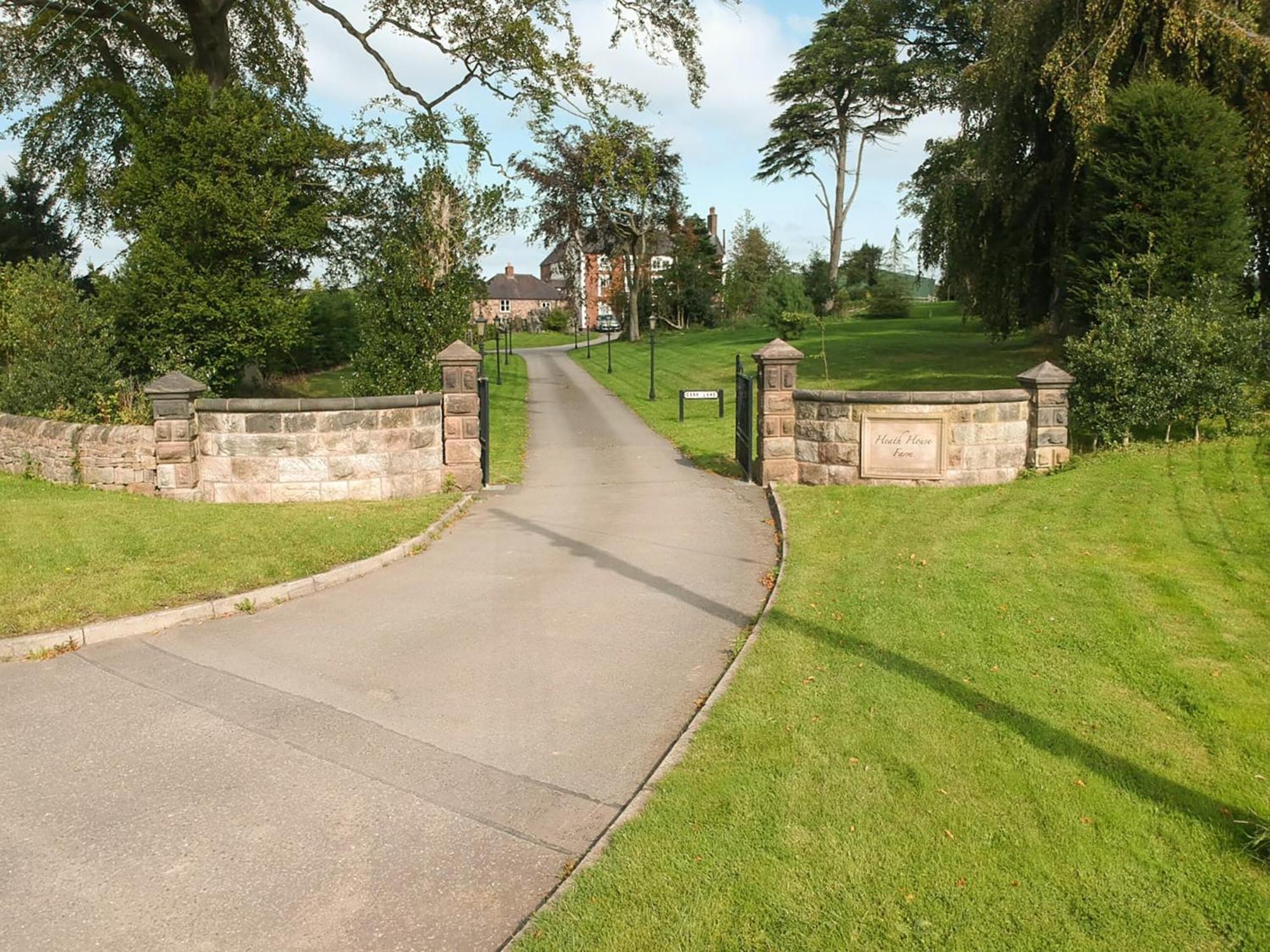 Heath View Villa Cheddleton Luaran gambar